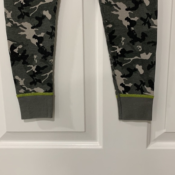 Magellan Outdoors Camo Thermals Unisex - Picture 3 of 8